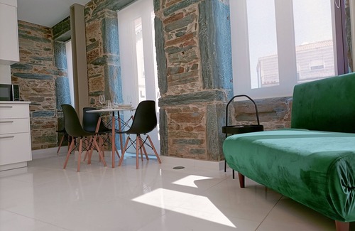 Vila Nova de Foz Coa Apartment | Apartment 'Valley Apartamentos T1' with Mountain View, Wi-Fi and Air Conditioning