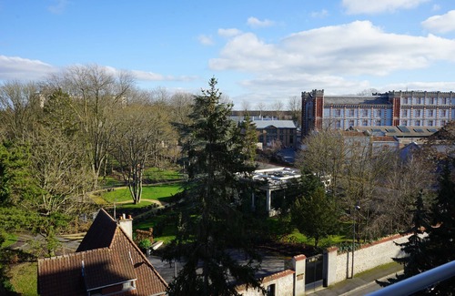 Coutures Condo | Apartment "Résidence Les Crayères" near the Parc de Champagne in Reims