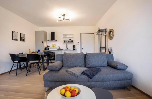 Aer Apartment | Apartment "Residence La Villa Cristallo" with Lake View, Pool, Balcony & Wi-Fi