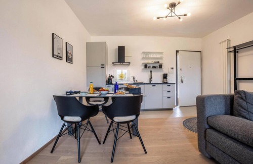 Aer Apartment | Apartment "Residence La Villa Cristallo" with Lake View, Pool, Balcony & Wi-Fi