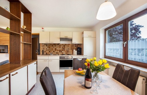 Vogt Apartment | Apartment 'Riedesser' with Private Terrace, Private Garden and Wi-Fi