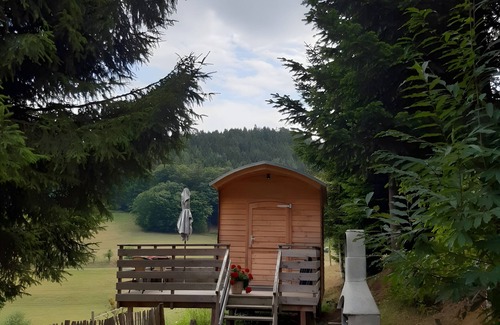 Seelbach Apartment | Apartment 'Schäferwagen' with Mountain View, Shared Garden and Wi-Fi