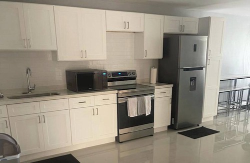 Portmore Apartment | Apartment Sleeps 6 with Pool Access