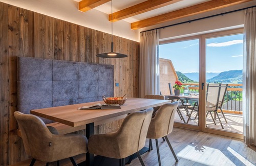 Fie allo Sciliar Apartment | Apartment 'Sonne' with Mountain View, Private Garden and Wi-Fi