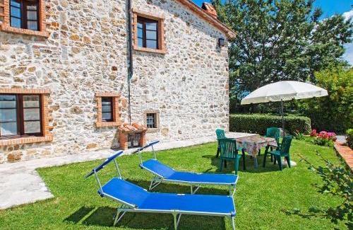 Santa Fiora Apartment | Apartment Spiga by Interhome