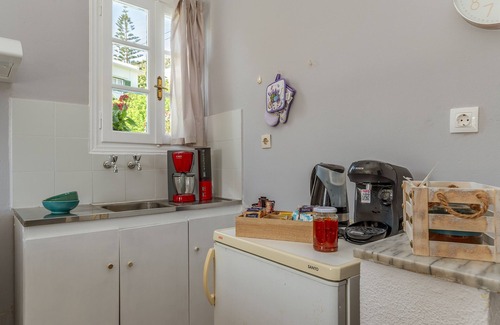 Steniai Apartment | Apartment "Stenies' Nook Family Home" with Sea View, Shared Garden & Wi-Fi