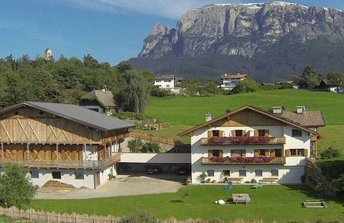 Fie allo Sciliar Apartment | Apartment "Stinerhof - Schlernblick" with Mountain View, Wi-Fi, Balcony & Garden