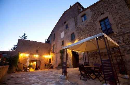 Castelltercol Apartment | Apartment 'Suite' with Mountain View, Shared Pool and Wi-Fi