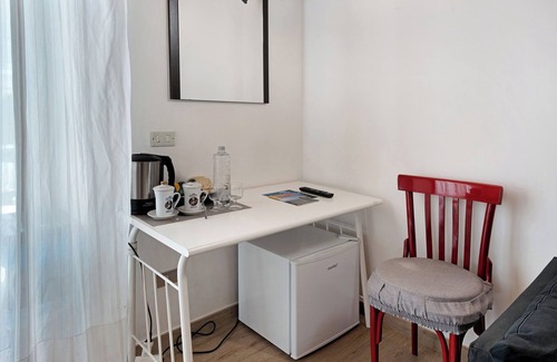 San Lazzaro Apartment | Apartment 'The Main Street Holiday House' with Mountain View, Shared Garden and Wi-Fi