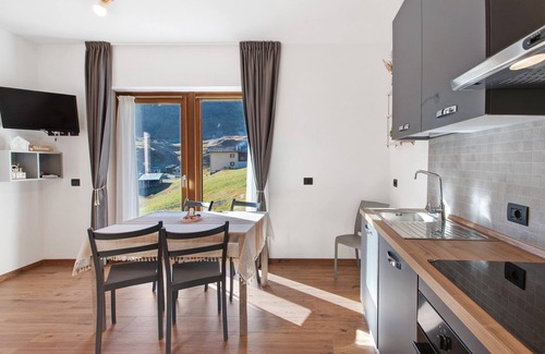 Trepalle Apartment | Apartment 'Val Tort' with Mountain View, Shared Garden and Wi-Fi