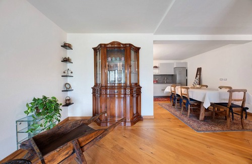 Alta Valle Intelvi Apartment | Apartment 'Villa Alessandra' with Lugano Lake View, Terrace and Wi-Fi