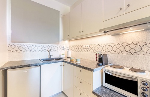 Almiros Beach Apartment | Apartment 'Villa Maria 2' with Sea View, Wi-Fi and Air Conditioning