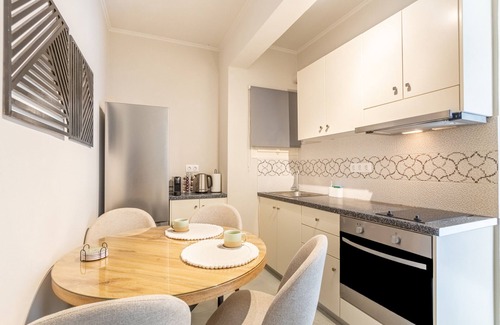 Almiros Beach Apartment | Apartment 'Villa Maria' with Sea View, Wi-Fi and Air Conditioning