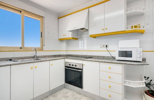 Plaza De La Costera Apartment | Apartment 'Vistamar' with Balcony and Wi-Fi