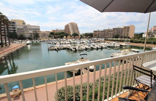 Le Port Apartment | Apartment with marina view