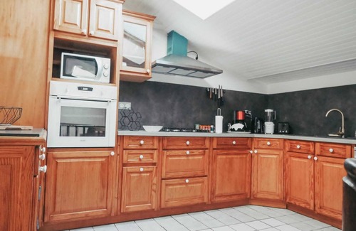 Sainte-Anne-d'Auray Apartment | APARTMENT WITH PATIO, PETS WELCOME