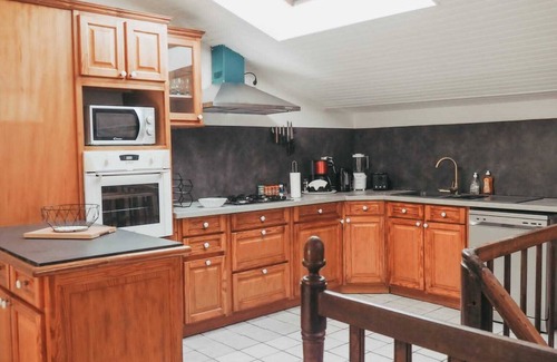 Sainte-Anne-d'Auray Apartment | APARTMENT WITH PATIO, PETS WELCOME