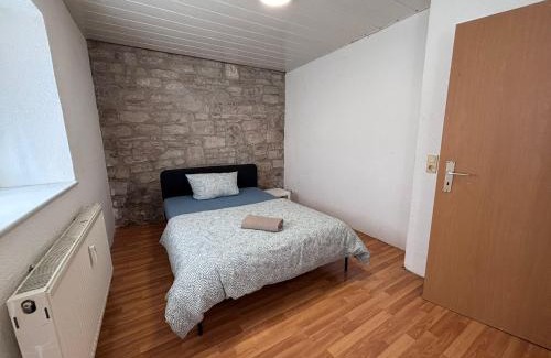 Zeitz Apartment | Apartment with 3 separate rooms near Leuna