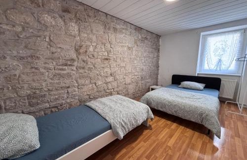 Zeitz Apartment | Apartment with 3 separate rooms near Leuna