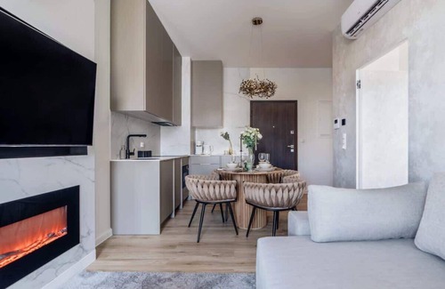 Orlinki Apartment | Apartment with a Terrace and River View