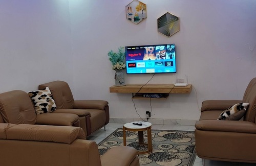 Pointe des Almadies Apartment | Apartment with backyard