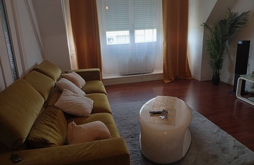 Valenciennes House | Apartment with bedroom, living room and fully equipped kitchen in the city center.