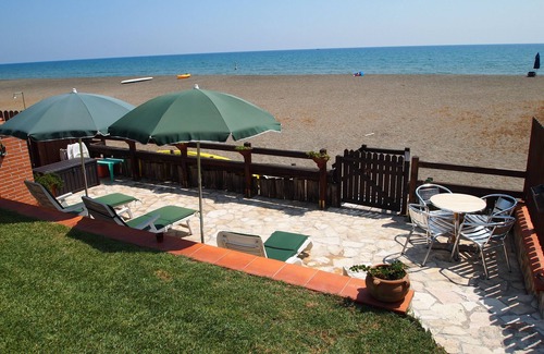 Latina Lido House | Apartment with garden on the beach.