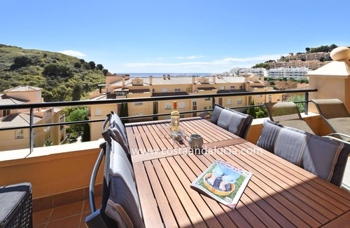 Mijas Apartment | Apartment with sea view and communal pool, 7 minute drive from the beach!