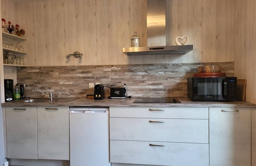 Coublevie Apartment | Apartment with separate entrance, terrace. Free secure parking