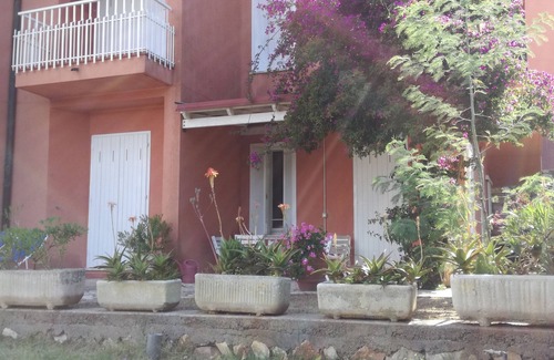 Capo D'arco House | Apartment with small garden in Capo d'Arco Elba Island