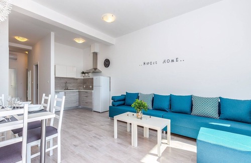 Dramalj Villa | Apartment with swimming pool near sea