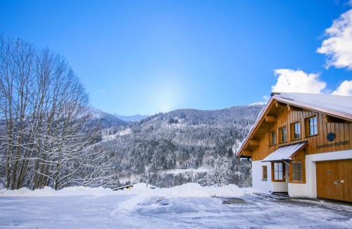Wald am Arlberg Apartment | Apartmenthaus Matri by Pferd auf Wolke