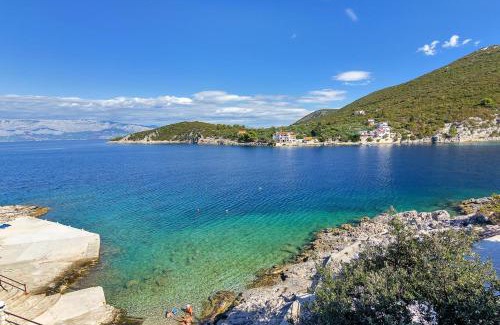 Pokrivenik Apartment | Apartments by the sea Cove Pokrivenik, Hvar - 18955