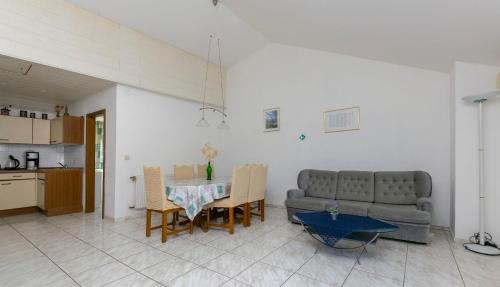 Zavalatica Apartment | Apartments First row