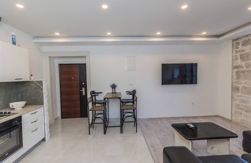 Kastela Apartment | Apartments Karlo on the seafront