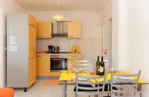 Babin Kuk Apartment | Apartments Pojko - One-Bedroom Apartment with Terrace (Yellow)