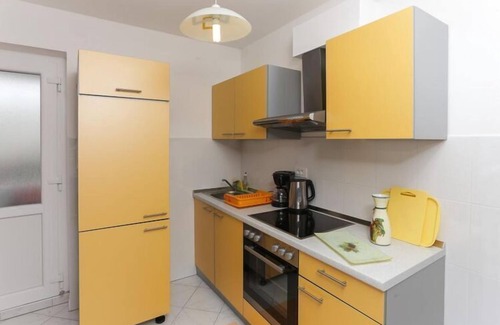 Babin Kuk Apartment | Apartments Pojko - One-Bedroom Apartment with Terrace (Yellow)