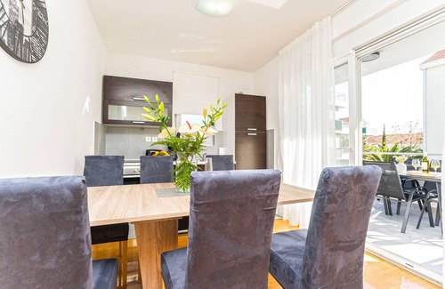 Novalja Apartment | Apartments with Pool and Balcony