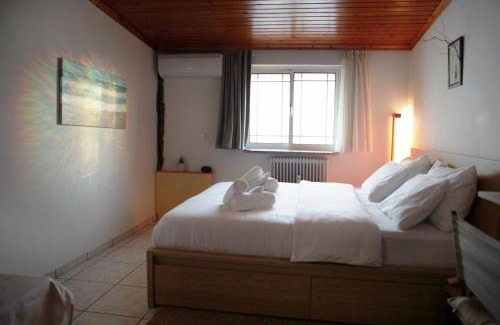 Amarousion Apartment | Apos Roof