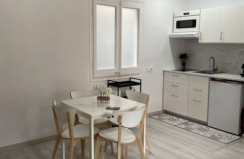 Collblanc y La Torrassa Apartment | Appartement Cosy et Lumineux