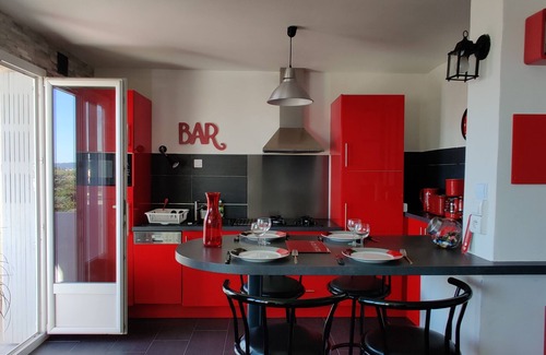 Cusset Apartment | Appart 50m²-clim, wifi, balcony, secure parking, near metro, all comforts