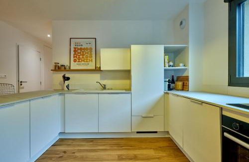 Nevers Apartment | Appart' Jeannette en Hyper centre ville avec balcon et Parking sous-terrain, by PRIMO C0NCIERGERIE