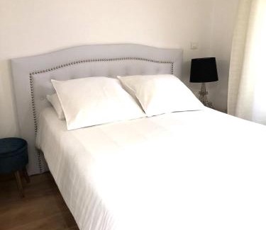 Quartier de Javel Apartment | Appart Parisien privé authentique Cosy rue Saint-Charles 75015 Paris proche Tour Eiffel