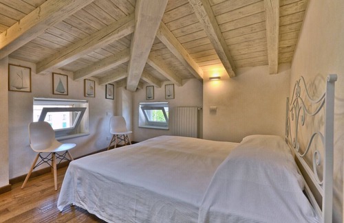 Bogliaco Apartment | Appartamento Al Porto Vecchio Rebomaholidays - with parking space and marvellous lake view