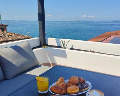 Lazise Old Town Apartment | Appartamento Con Vista Mozzafiato