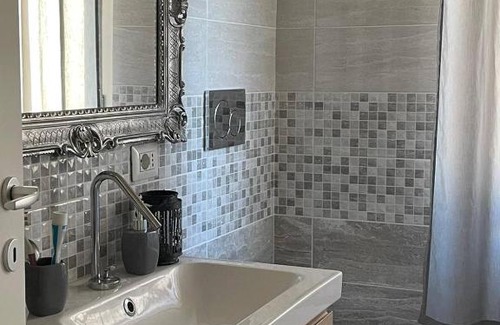 Cisterna di Latina Apartment | APPARTAMENTO DI DESIGN PANE & TULIPANI