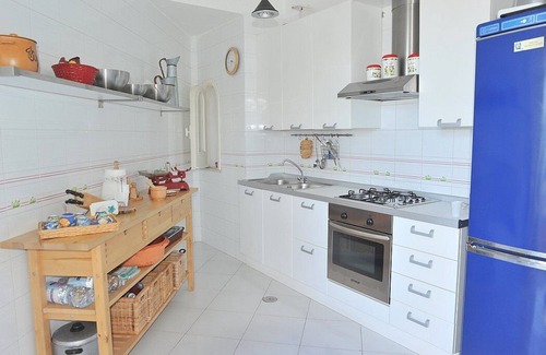 Lacco Ameno House | Appartamento Lindora A: A bright and elegant apartment that is part of a villa situated in a quiet location, a few minutes from the town center, with Free WI-FI.