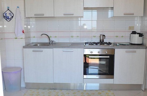 Lacco Ameno House | Appartamento Lindora C: A bright and elegant apartment that is part of a villa situated in a quiet location, a few minutes from the town center, with Free WI-FI.