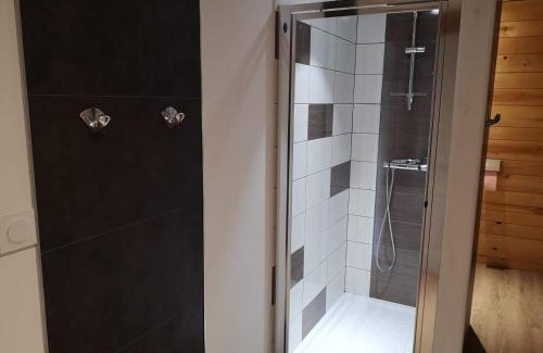 Saint-Jacques-des-Blats Apartment | Appartement Chalet, 8 personnes - L'Oustal