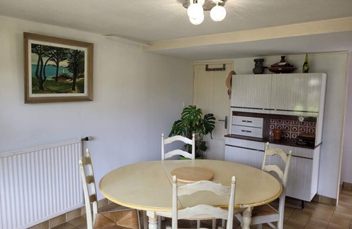 Saint-Lunaire Apartment | Appartement à 80 Mètres de la Mer, Chez L'habitant, en Rez-de-jardin